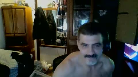 Snapshot of hoglegg99384194 chatting on 11/23/25, 12:21 hoglegg99384194 online show from 11/23/25, 12:21