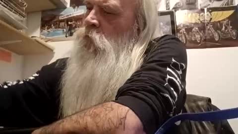 Hogschlong63 online show from 11/28/25, 08:11