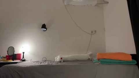 Snapshot of hola_sunflower chatting on 09/21/25, 07:32 amy online show from 09/21/25, 07:32