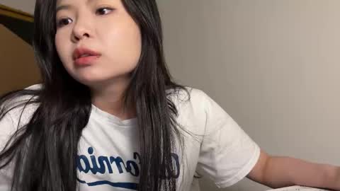 Snapshot of hola_sunflower chatting on 09/24/25, 11:13 amy online show from 09/24/25, 11:13