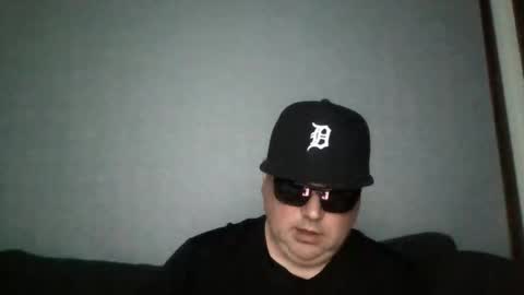 holden_minutz online show from 04/15/26, 07:59