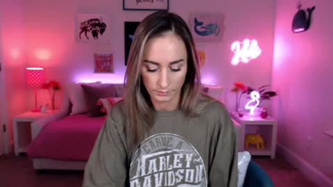 Holi Hurricane online show from 11/04/25, 02:43