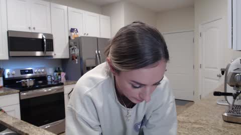 Holi Hurricane online show from 11/07/25, 04:12