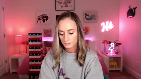 Holi Hurricane online show from 11/23/25, 03:50