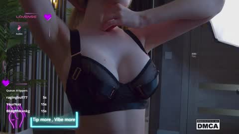 Snapshot of holl1would chatting on 01/30/25, 06:46 My social media links subscribe to support me online show from 01/30/25, 06:46