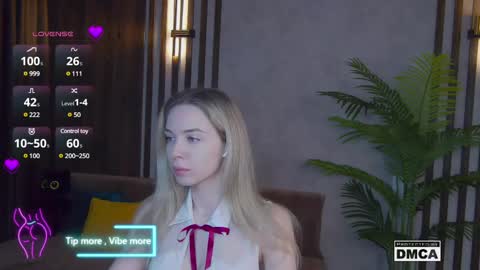 Snapshot of holl1would chatting on 02/23/25, 08:00 My social media links subscribe to support me online show from 02/23/25, 08:00