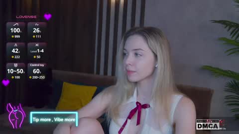 Snapshot of holl1would chatting on 02/23/25, 11:04 My social media links subscribe to support me online show from 02/23/25, 11:04