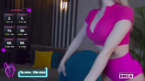 Snapshot of holl1would chatting on 03/06/25, 03:35 My social media links subscribe to support me online show from 03/06/25, 03:35