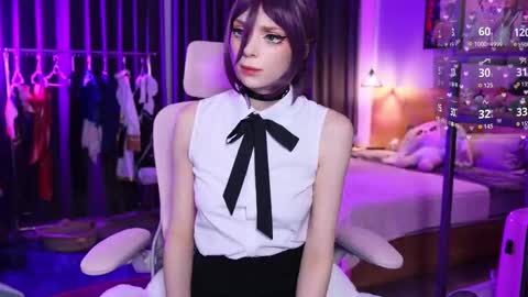 Snapshot of holliwould_ chatting on 03/05/26, 10:55 Holli online show from 03/05/26, 10:55
