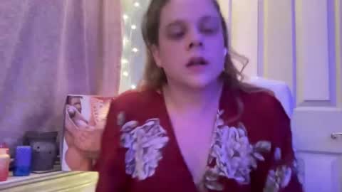 Snapshot of holly23hopefull chatting on 12/18/24, 04:31 Hollys Drive threw Side Of CB. online show from 12/18/24, 04:31