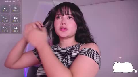 holly_16 online show from 02/16/25, 12:19
