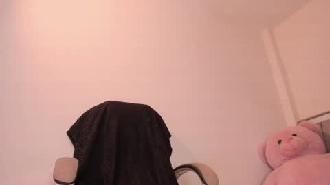 holly_16 online show from 05/05/26, 11:24