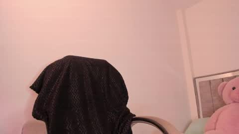 holly_16 online show from 05/12/26, 11:13