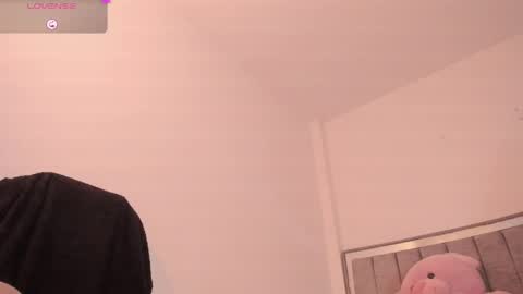 holly_16 online show from 05/15/26, 09:11