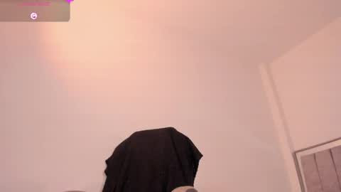 holly_16 online show from 05/19/26, 11:44