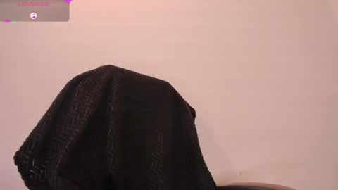 holly_16 online show from 05/23/26, 06:12