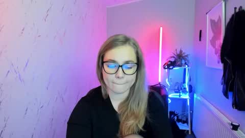 Holly online show from 11/11/25, 05:46