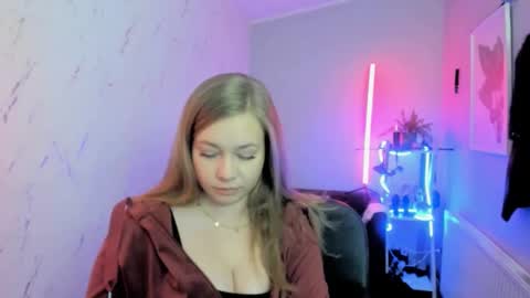 Holly online show from 11/22/25, 07:46