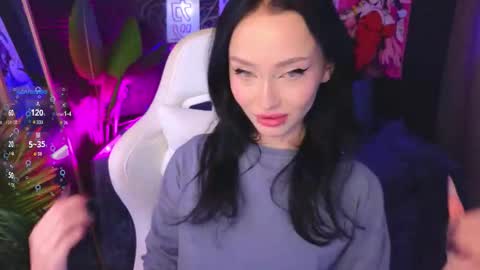 holly_berryy_ online show from 09/09/25, 01:49