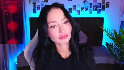 holly_berryy_ online show from 10/03/25, 01:46