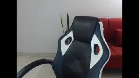 Itzel online show from 06/21/26, 04:04