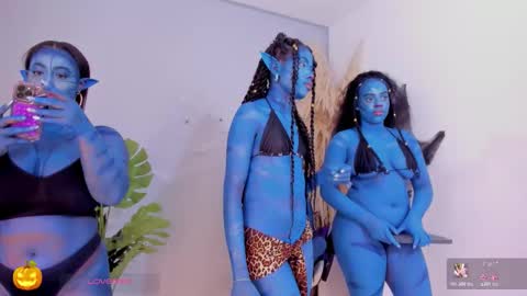 Snapshot of holly_jorda chatting on 10/31/25, 11:55 online show from 10/31/25, 11:55