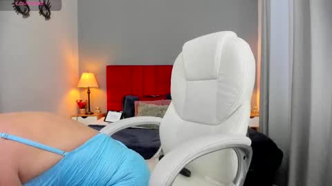 Holly Madisson online show from 10/05/25, 12:47