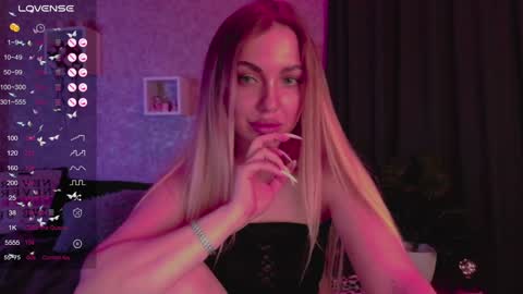 holly_molly8 online show from 01/28/25, 10:45