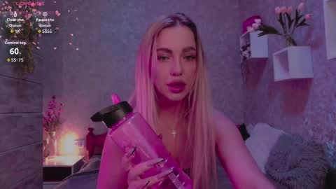 holly_molly8 online show from 09/10/25, 07:14