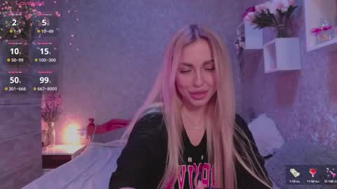 Snapshot of holly_molly8 chatting on 10/04/25, 05:55 holly_molly8 online show from 10/04/25, 05:55