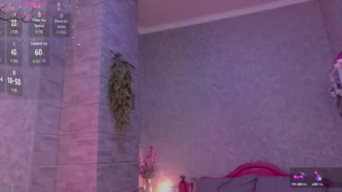 Snapshot of holly_molly8 chatting on 10/10/25, 06:40 holly_molly8 online show from 10/10/25, 06:40