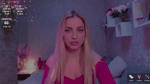 Snapshot of holly_molly8 chatting on 10/12/25, 07:24 holly_molly8 online show from 10/12/25, 07:24