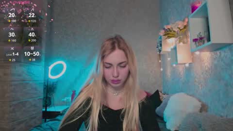 holly_molly8 online show from 11/13/25, 08:52