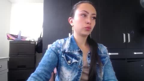 Snapshot of holly_rose69 chatting on 01/18/26, 06:01 Holly online show from 01/18/26, 06:01