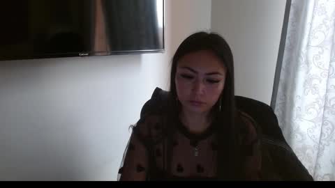 Snapshot of holly_rose69 chatting on 02/15/26, 05:42 Holly online show from 02/15/26, 05:42