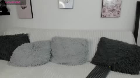 Snapshot of holly_rose69 chatting on 03/18/26, 12:47 Holly online show from 03/18/26, 12:47