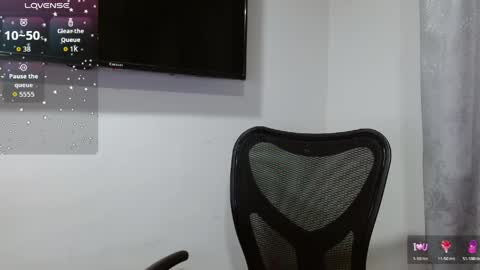 Snapshot of holly_rose69 chatting on 05/03/26, 05:35 Holly online show from 05/03/26, 05:35