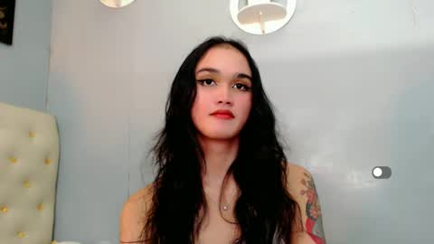 Snapshot of holly_sunshine69 chatting on 12/26/24, 09:55 Apple online show from 12/26/24, 09:55