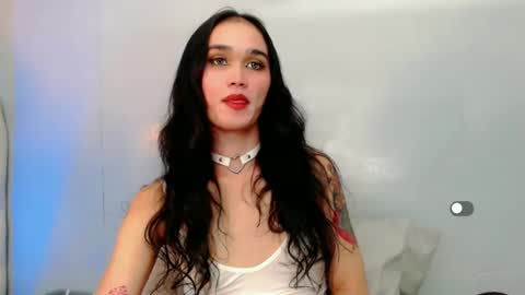 Snapshot of holly_sunshine69 chatting on 01/23/25, 09:29 Apple online show from 01/23/25, 09:29