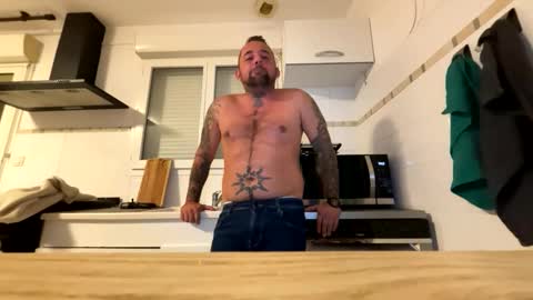 Snapshot of hollyandelon chatting on 09/25/25, 11:19 hollyandelon online show from 09/25/25, 11:19