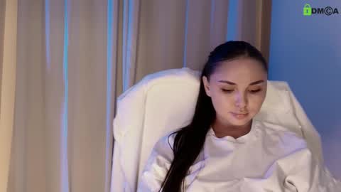 Snapshot of hollyextra chatting on 02/08/25, 11:55 hollyextra online show from 02/08/25, 11:55