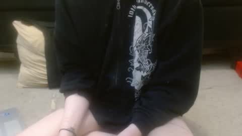 Holly Hawkes online show from 09/27/25, 01:21