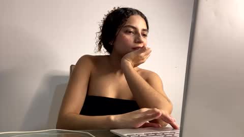 Snapshot of hollykoff chatting on 01/26/25, 12:58 space online show from 01/26/25, 12:58