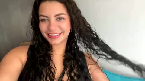 Snapshot of hollykoff chatting on 03/08/25, 04:28 space online show from 03/08/25, 04:28