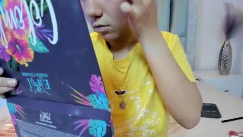 hollypeach_ online show from 07/13/26, 07:38