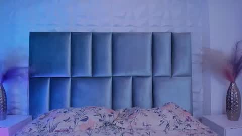hollypeach_ online show from 07/30/26, 07:46