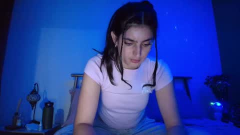 hollyshit_ online show from 09/19/25, 12:45