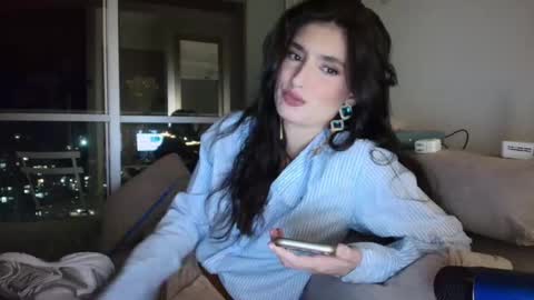 hollyshit_ online show from 09/21/25, 12:12