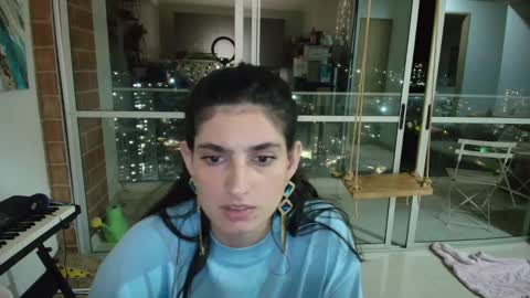 hollyshit_ online show from 09/23/25, 12:02