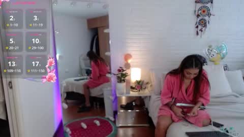 Snapshot of hollyt1 chatting on 10/11/25, 07:23 hollyt1 online show from 10/11/25, 07:23